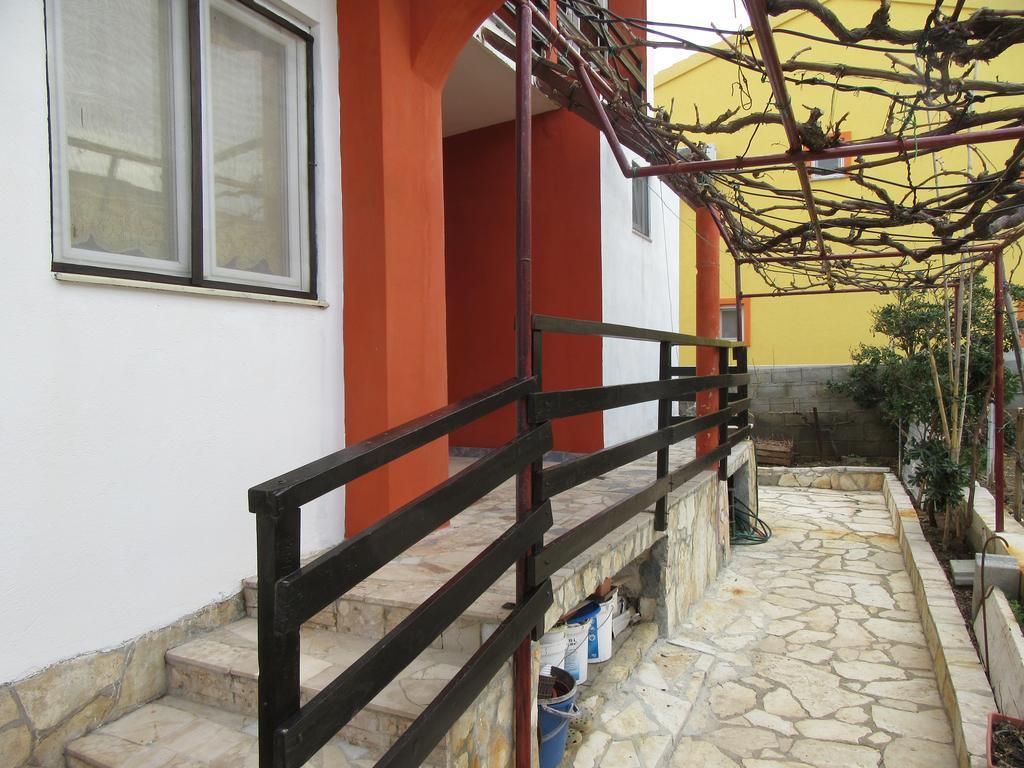 Ražanac Apartments Leon מראה חיצוני תמונה