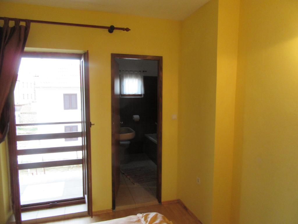 Ražanac Apartments Leon מראה חיצוני תמונה