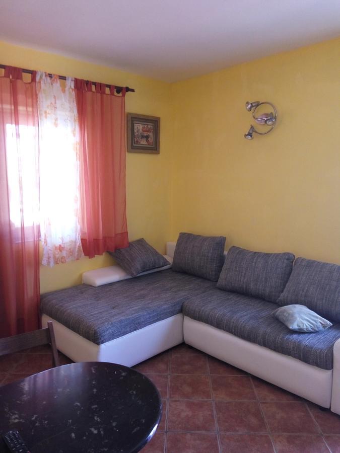 Ražanac Apartments Leon מראה חיצוני תמונה
